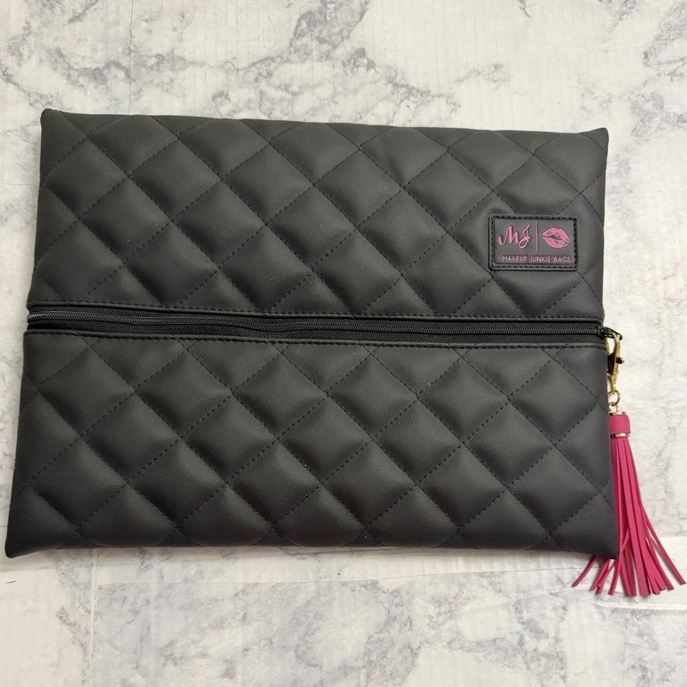 Makeup Junkie - Black Quilted LARGE Bag Pouch Pink Details